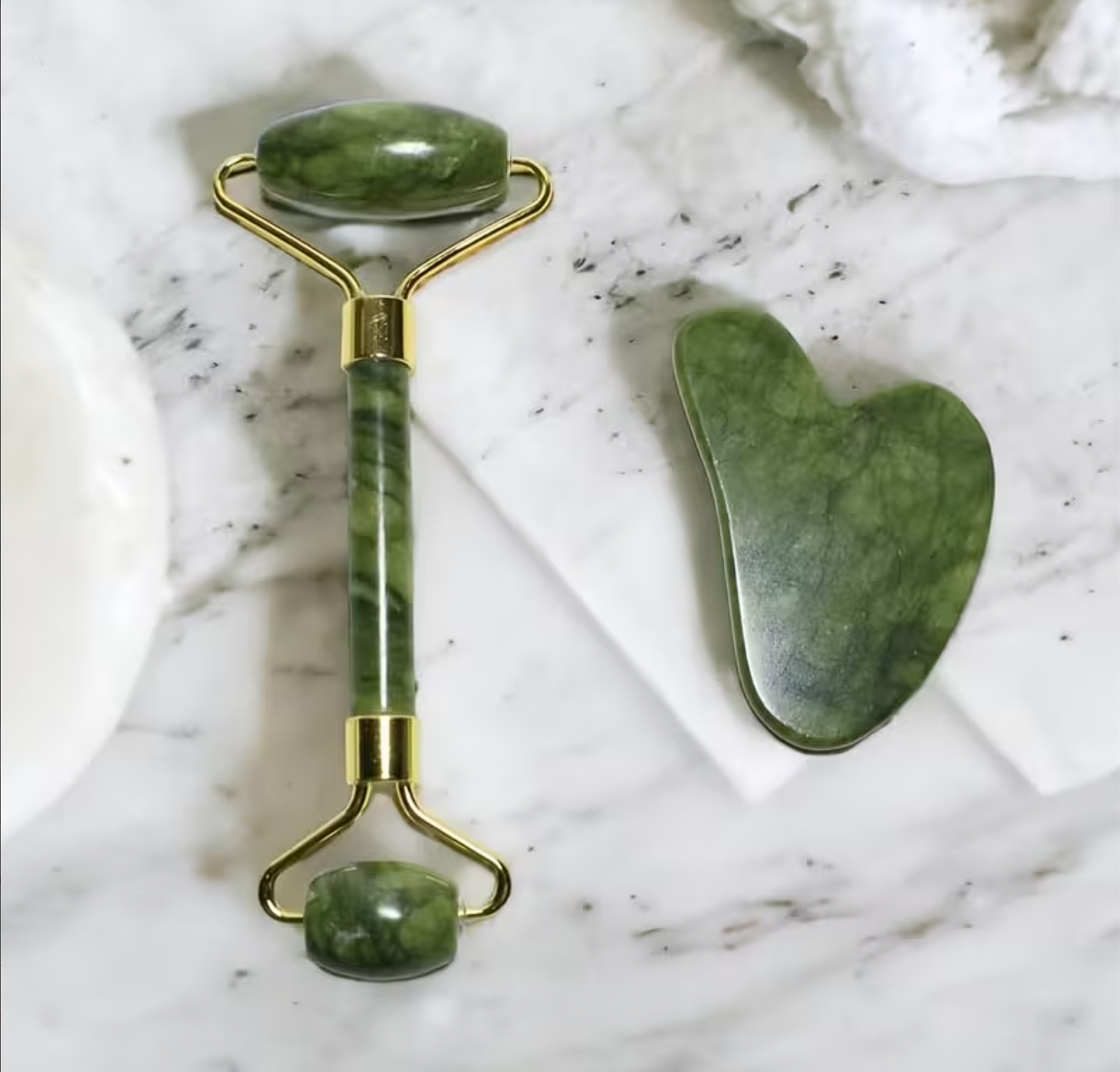 Ever & Ivory™ AuraLift™ (Jade Roller)